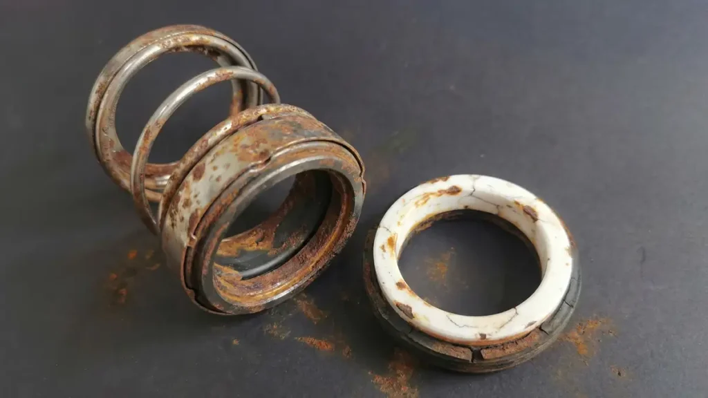 hydromaxseal-how-cooling-lubrication-and-contamination-impact-seal-life-1200x675